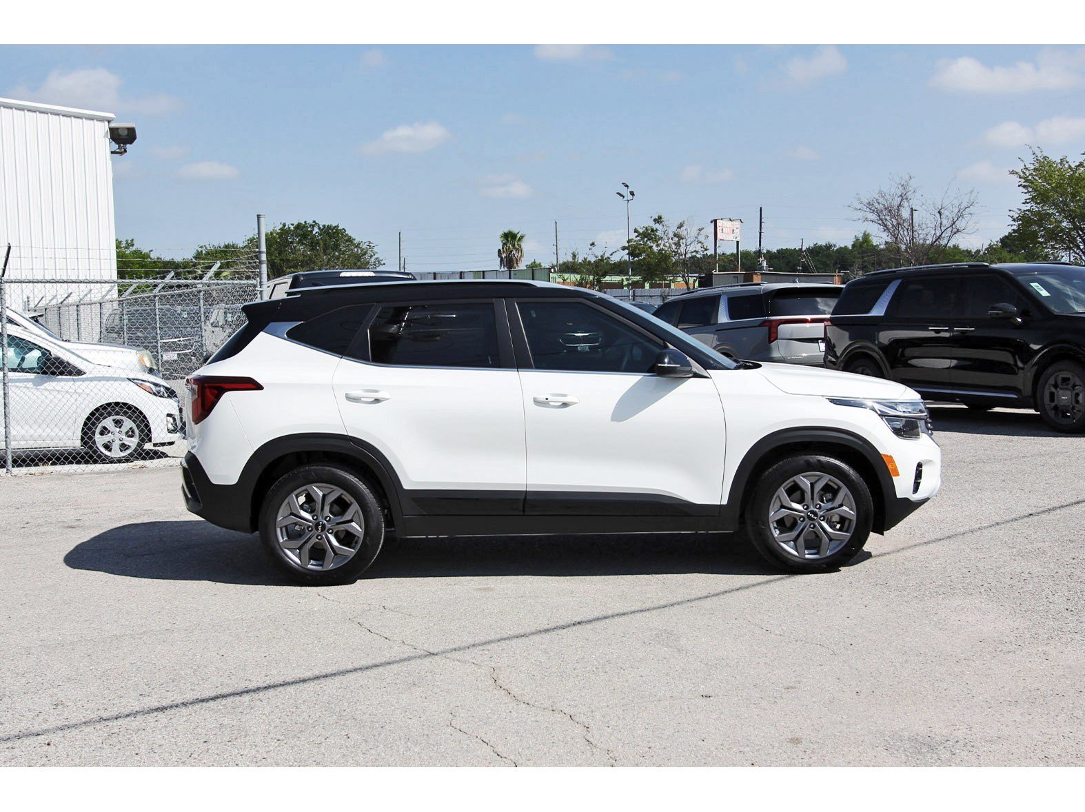 Certified 2024 Kia Seltos S FWD image 2