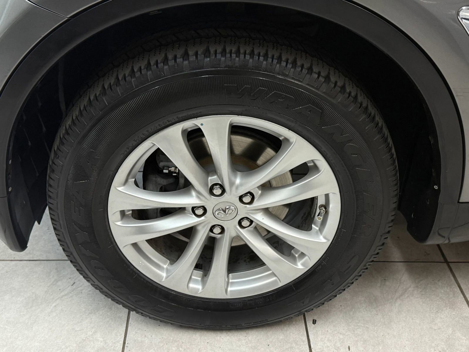 Used 2014 INFINITI QX70 3.7 w/ Premium Package image 39