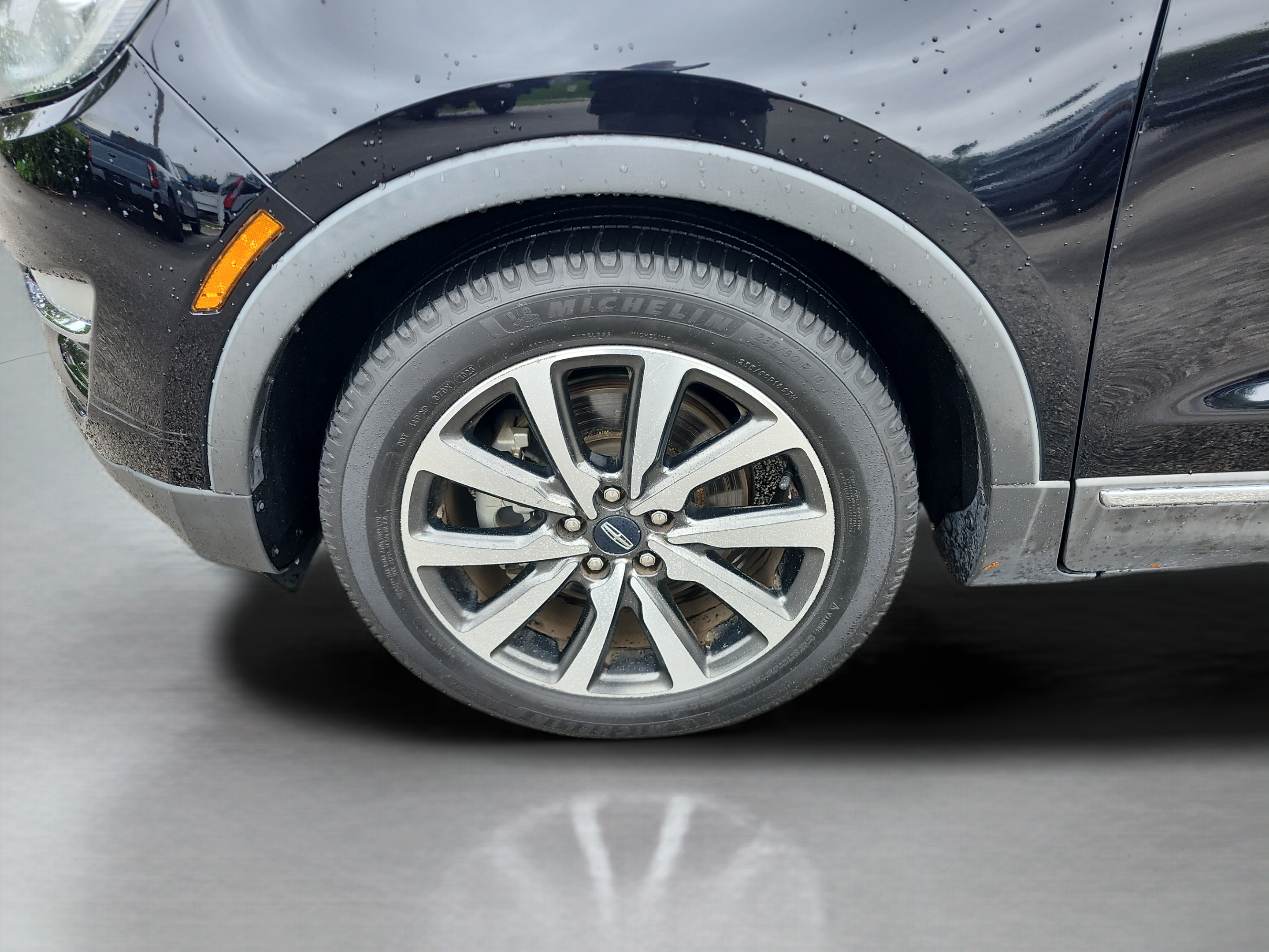 Used 2019 Lincoln MKC Reserve FWD image 9