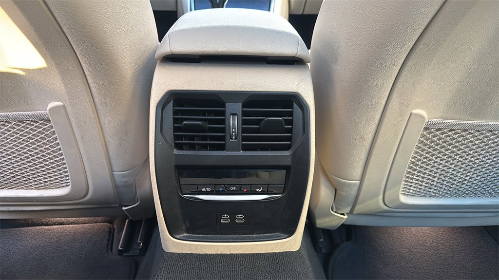 Used 2021 BMW 330i xDrive Sedan image 11