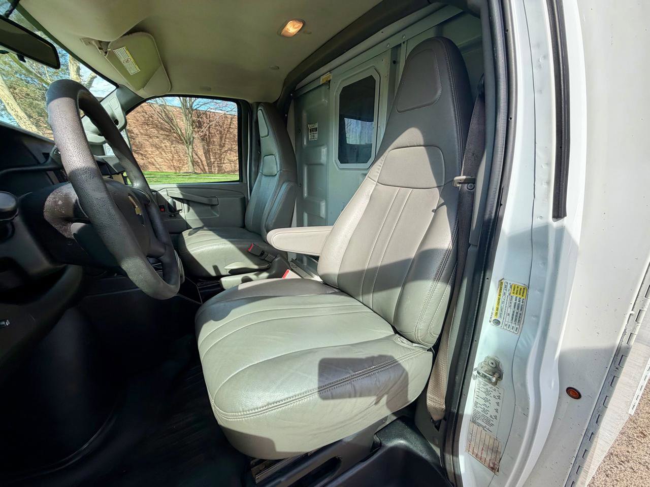 Used 2017 Chevrolet Express 3500 image 16