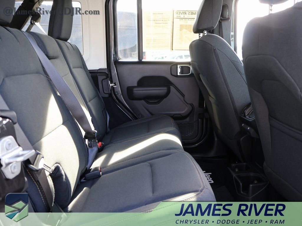 Used 2024 Jeep Wrangler Willys image 12