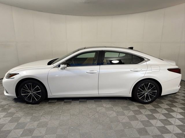 Used 2025 Lexus ES 350 w/ Premium Package FWD image 3