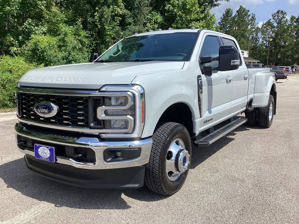 New 2026 Ford F350 Lariat AWD/4WD image 3