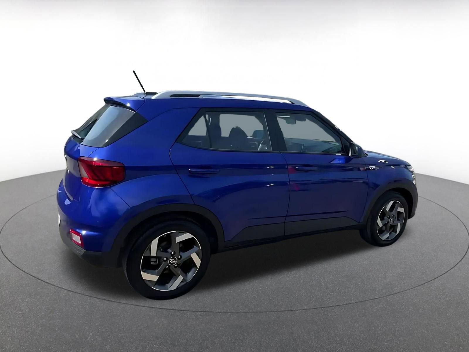 Used 2025 Hyundai Venue SEL image 14