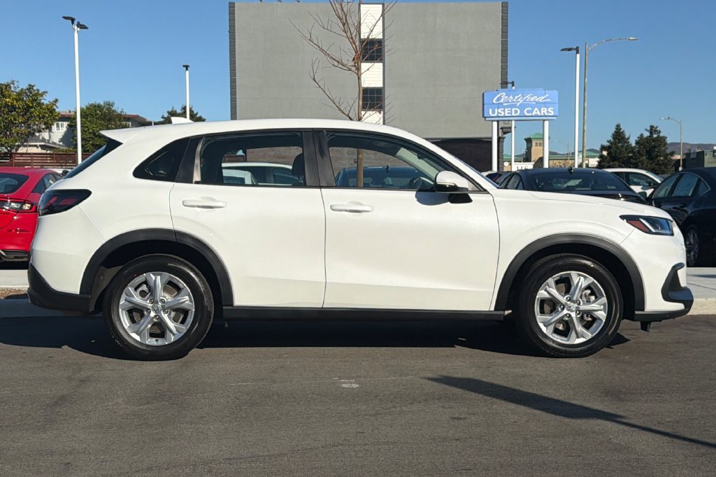 Certified 2024 Honda HR-V LX image 3