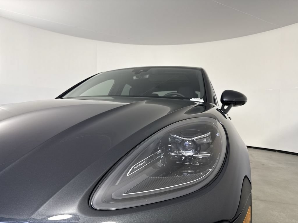Certified 2025 Porsche Macan S AWD/4WD image 11