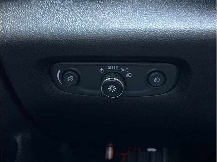 Used 2019 Chevrolet Traverse LT image 23