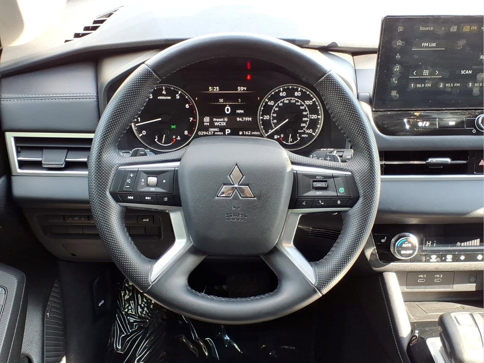 Used 2025 Mitsubishi Outlander SE AWD/4WD image 13