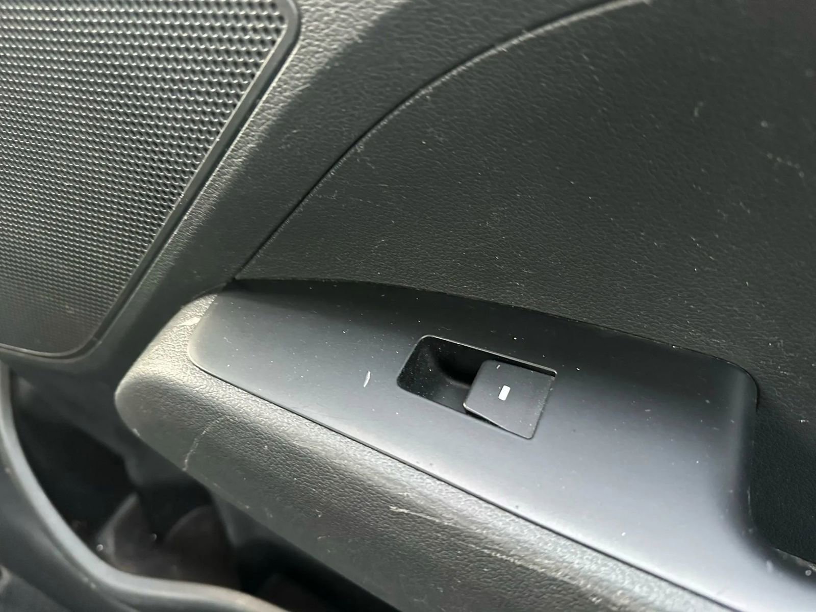 Used 2020 Hyundai Elantra SE w/ Cargo Package (C1) image 40