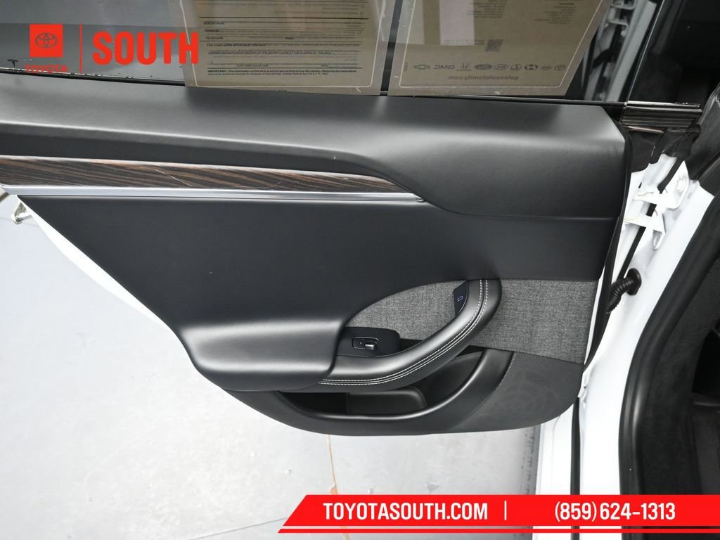 Used 2022 Tesla Model S image 23