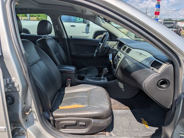 Used 2008 Chevrolet Impala LT w/ Luxury Edition Package FWD image 12
