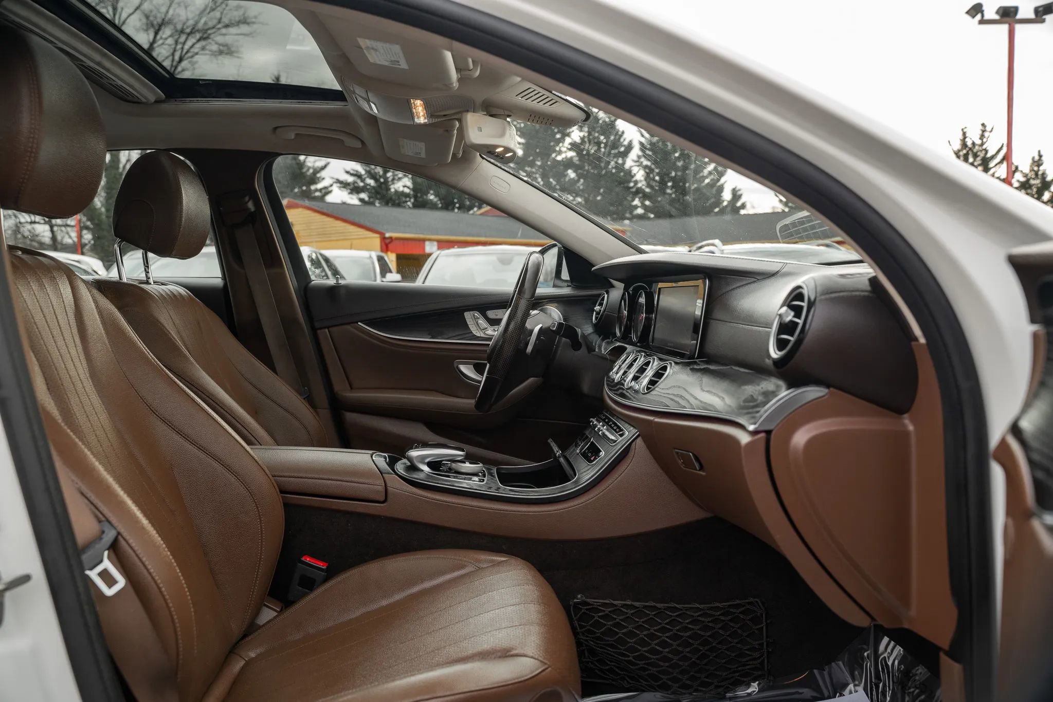 Used 2018 Mercedes-Benz E 300 4MATIC w/ Premium 1 Package image 12