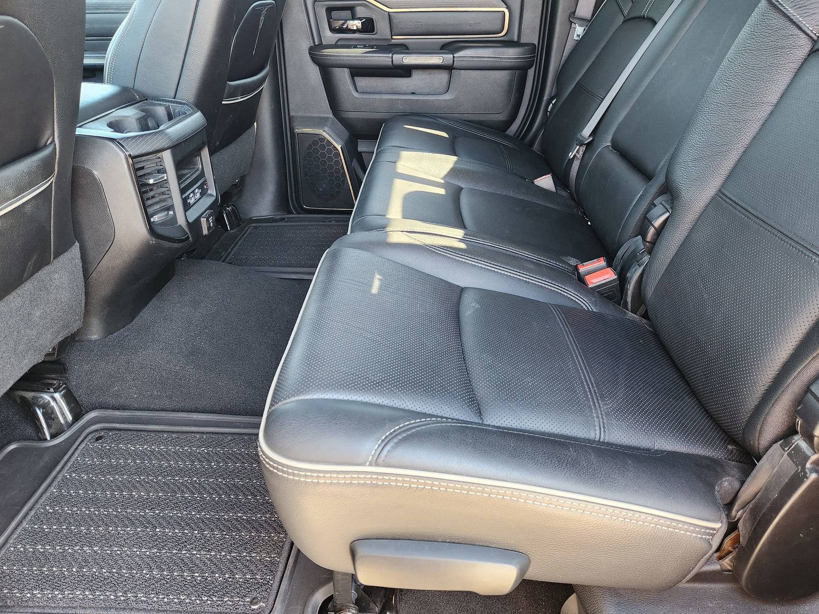 Used 2022 RAM 2500 Limited w/ Night Edition image 33