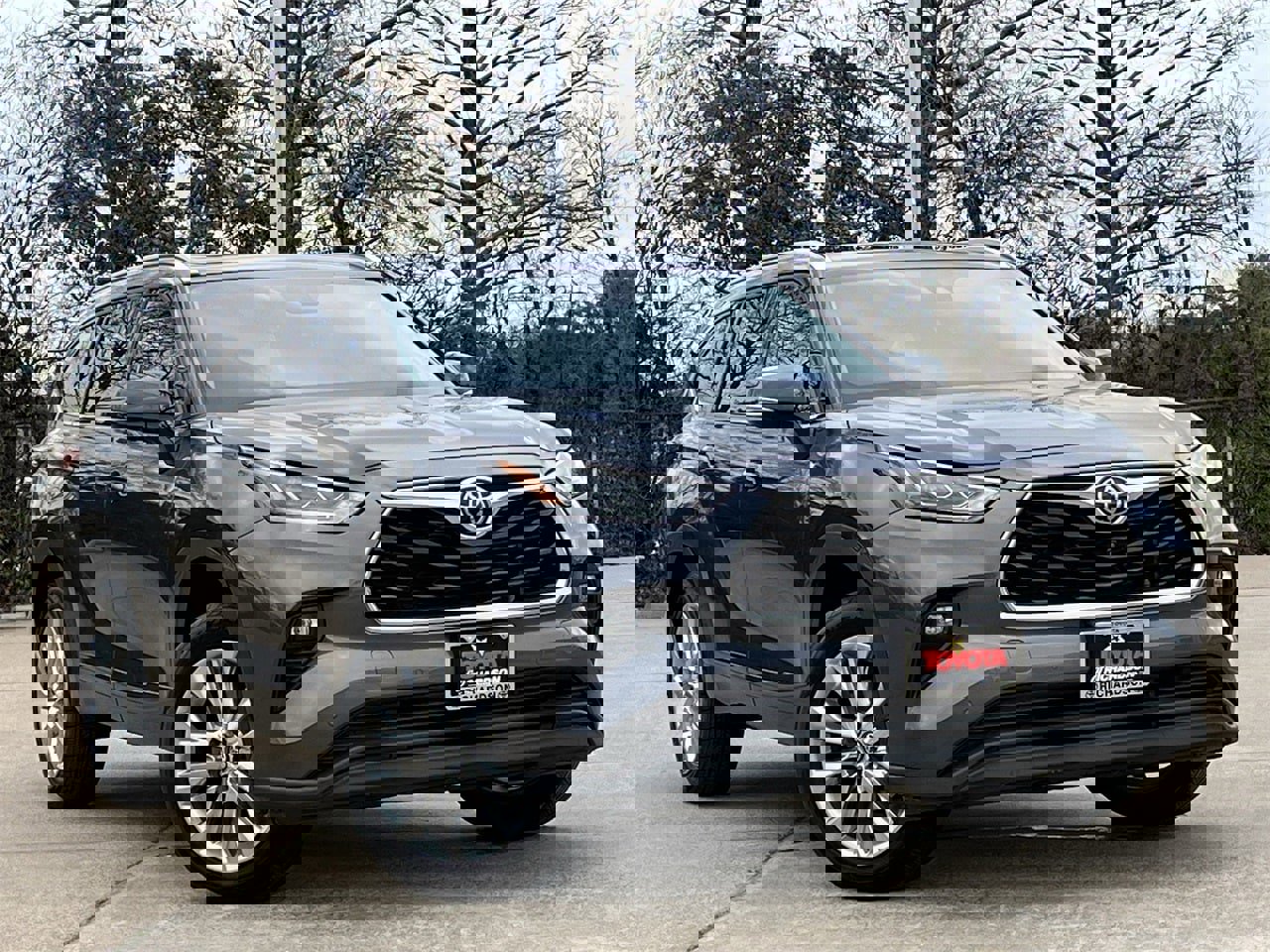 Used 2023 Toyota Highlander Limited image 2