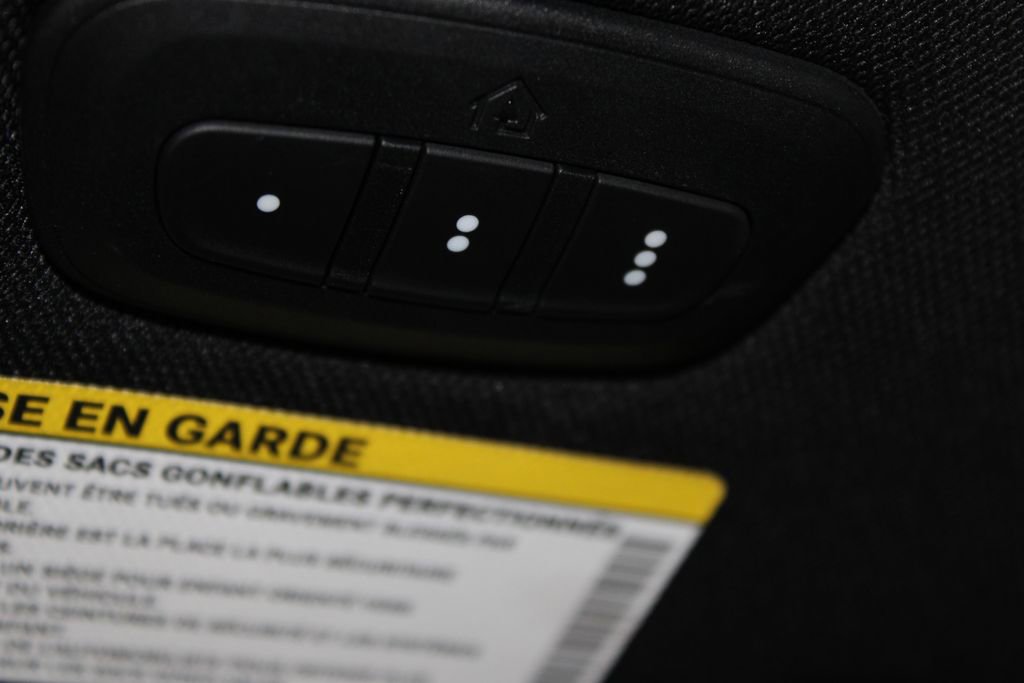 Used 2025 Chrysler Pacifica Select FWD image 50