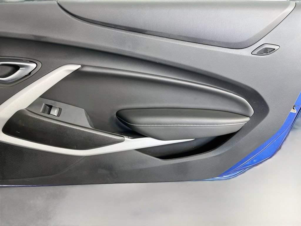 Used 2022 Chevrolet Camaro LT RWD image 33