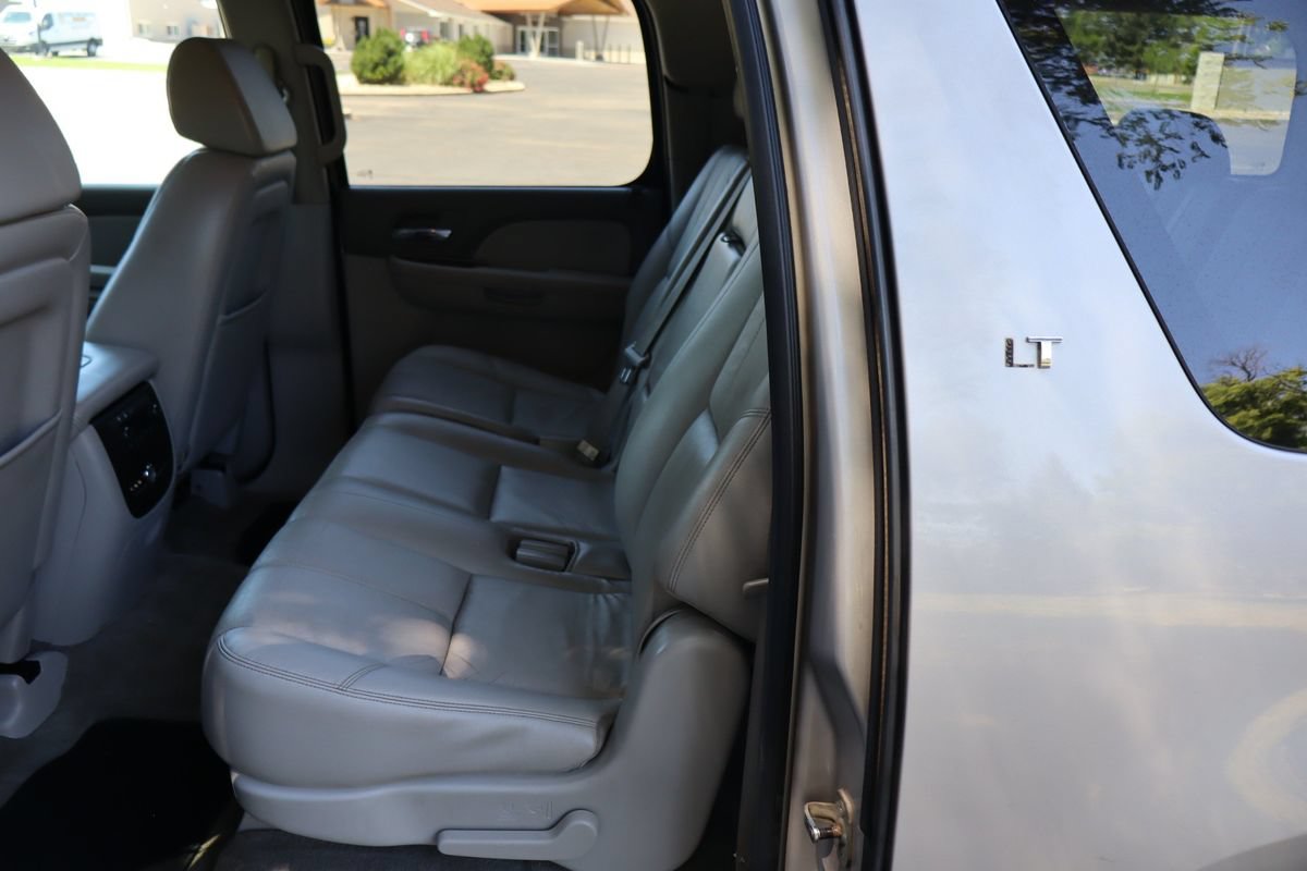 Used 2008 Chevrolet Suburban LT w/ LT Preferred Equipment Group AWD/4WD image 20