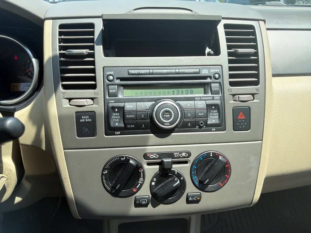 Used 2007 Nissan Versa Hatchback w/ Convenience Pkg FWD image 46