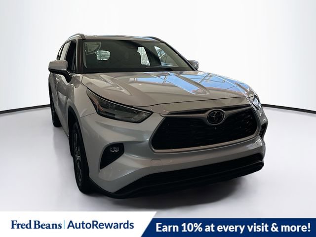 New 2026 Toyota Highlander XLE image 1