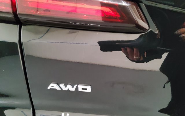 Used 2024 Cadillac XT4 Premium Luxury image 45