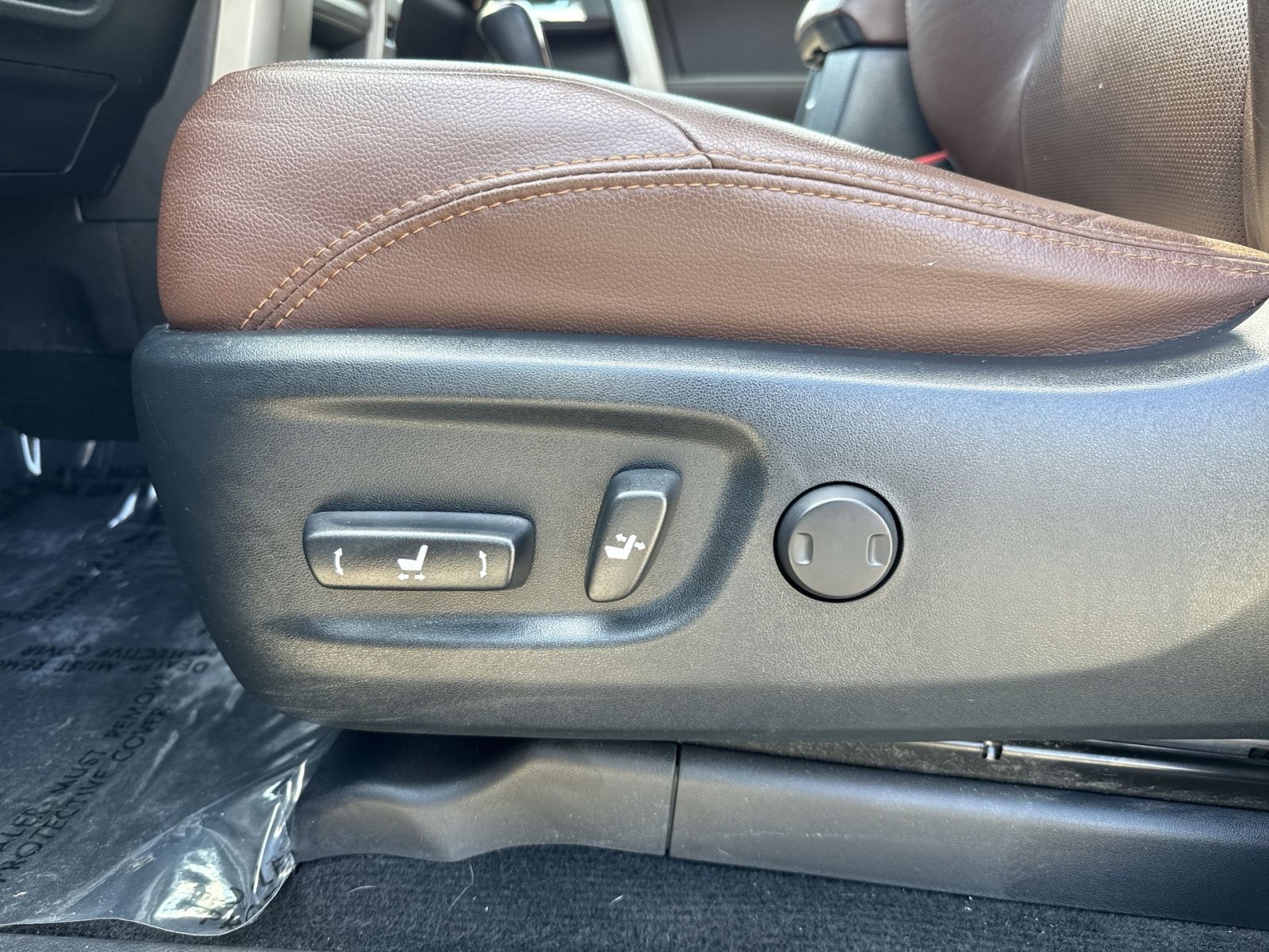 Used 2022 Toyota 4Runner Limited AWD/4WD image 14