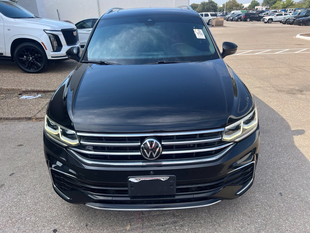 Used 2024 Volkswagen Tiguan SEL R-Line AWD/4WD image 2