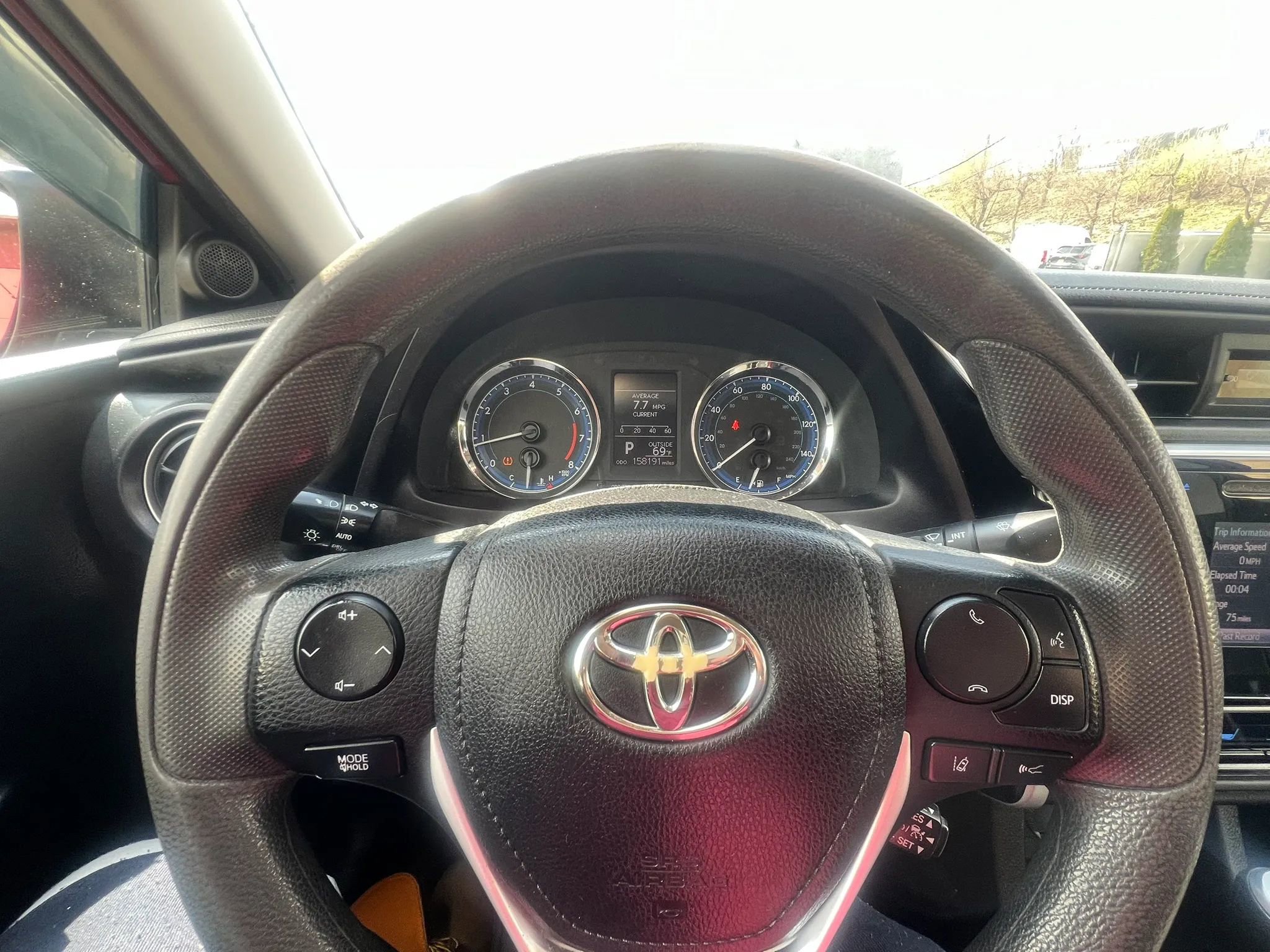 Used 2018 Toyota Corolla LE image 18