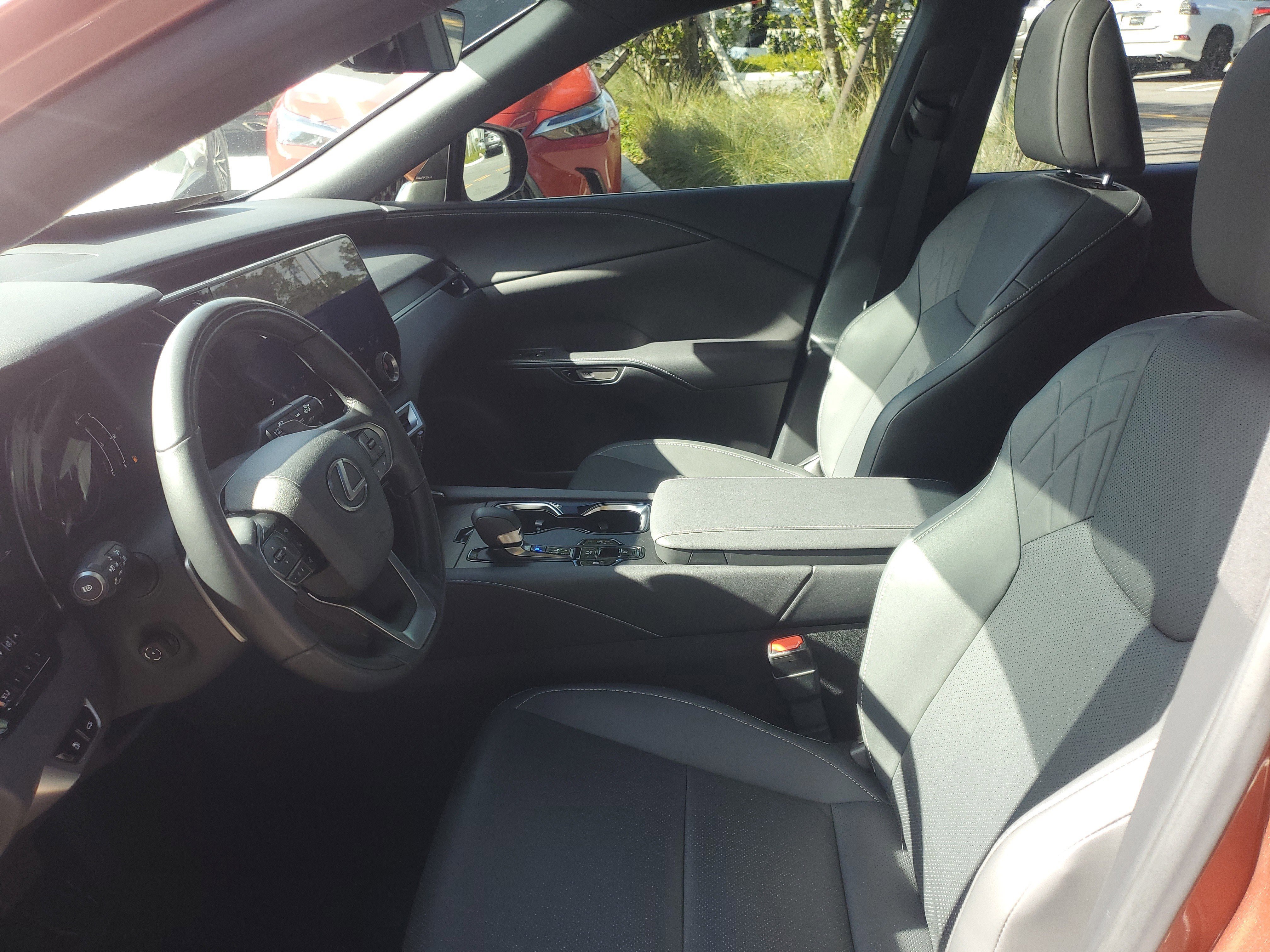 Used 2024 Lexus RX 350 Premium image 14