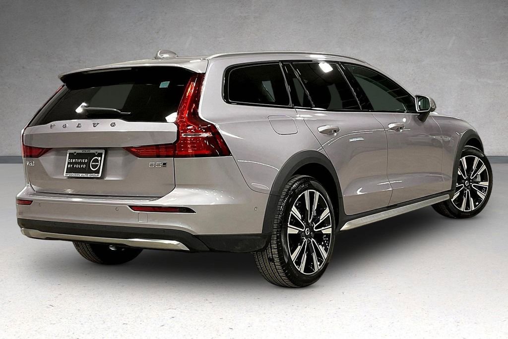 Used 2026 Volvo V60 B5 Cross Country Ultra w/ Climate Package image 6