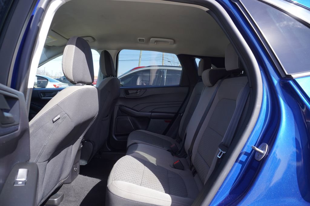 Used 2022 Ford Escape SE image 4