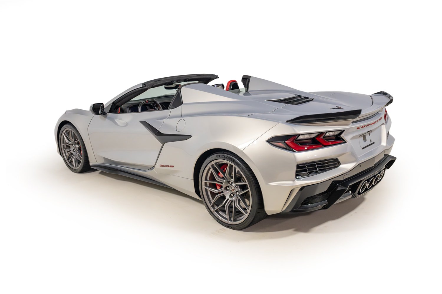 Used 2024 Chevrolet Corvette Z06 RWD image 4