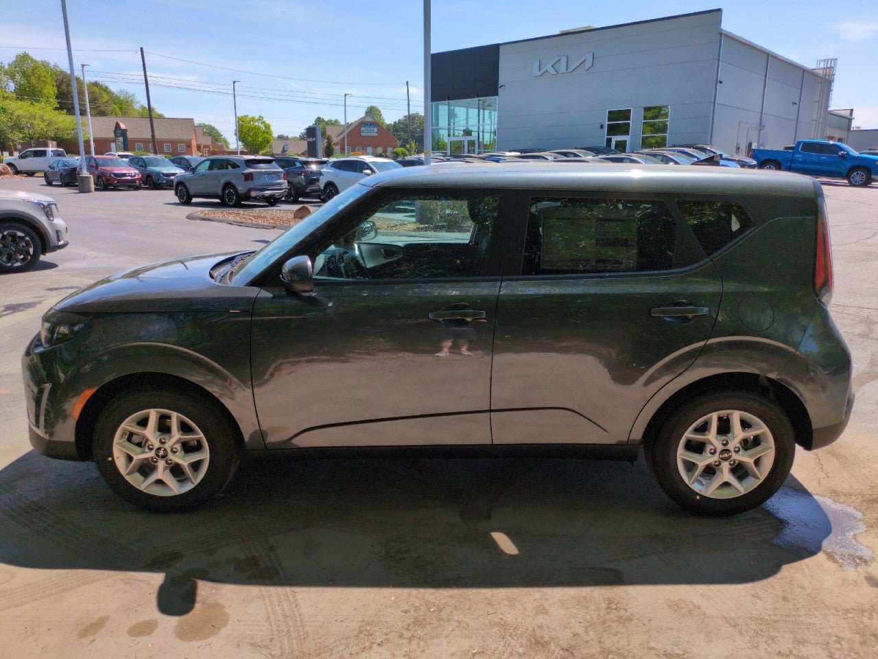 New 2025 Kia Soul LX w/ LX Technology Package FWD image 4