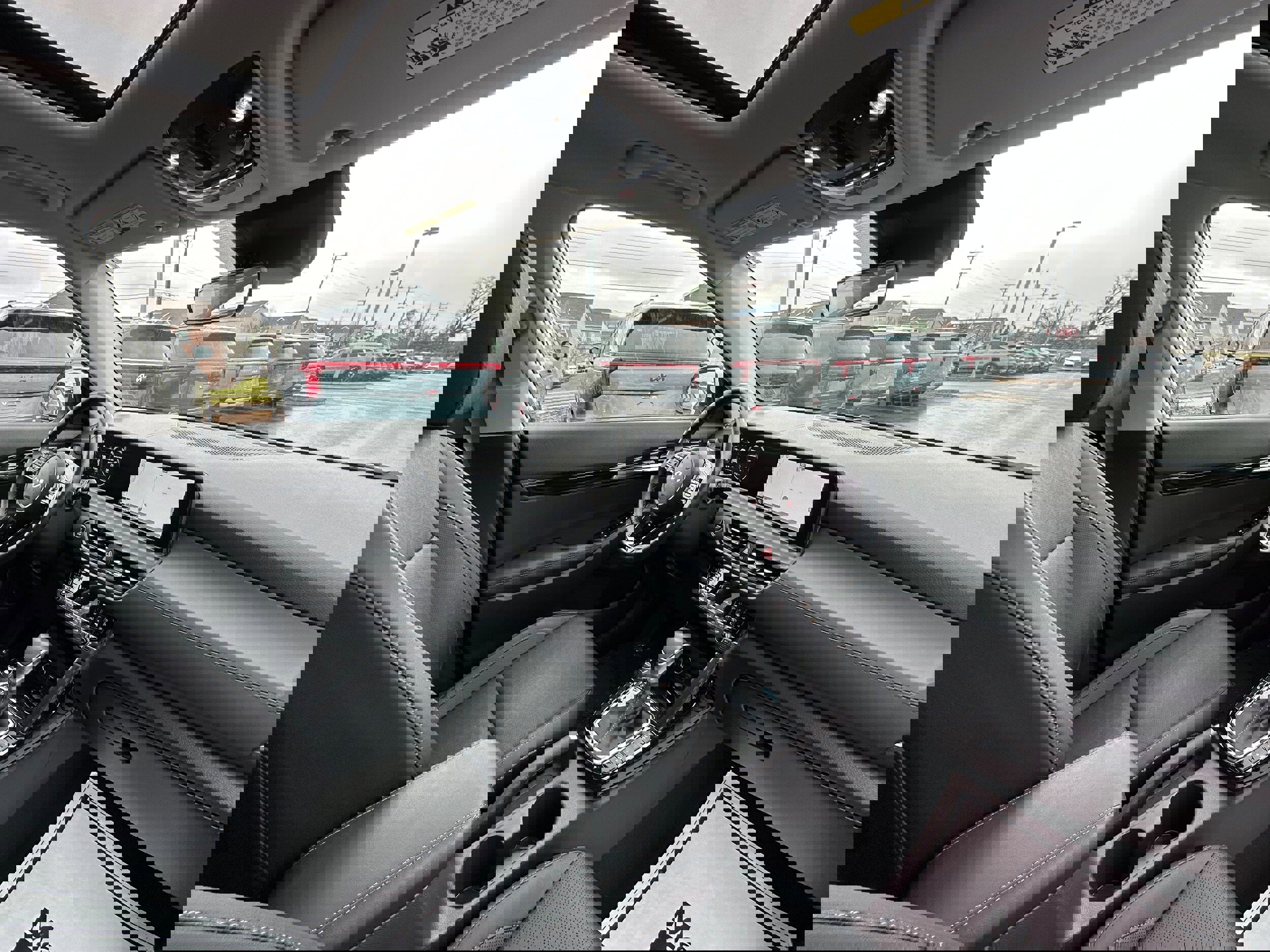 Used 2024 Kia Seltos EX image 19