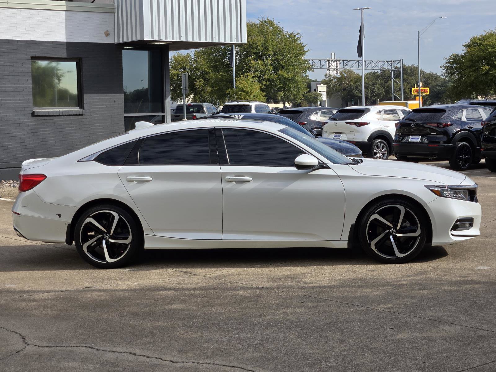 Used 2019 Honda Accord Sport image 9