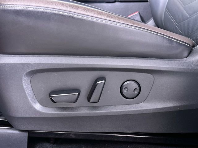 Used 2023 Nissan Pathfinder Platinum image 12