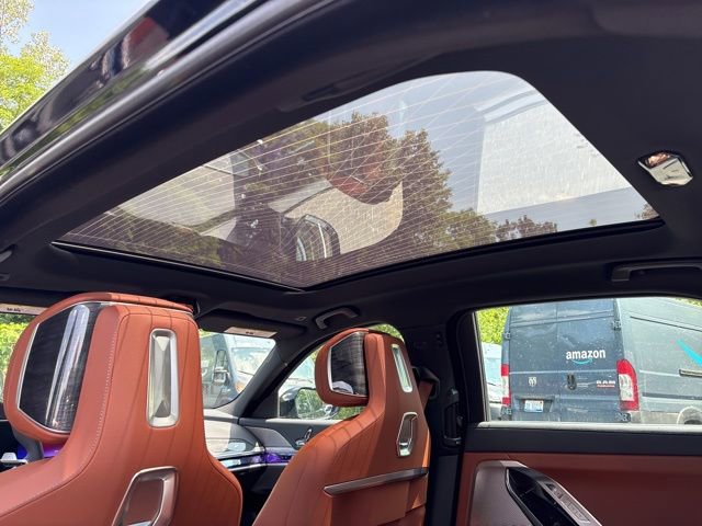 Used 2025 BMW 750e xDrive image 22