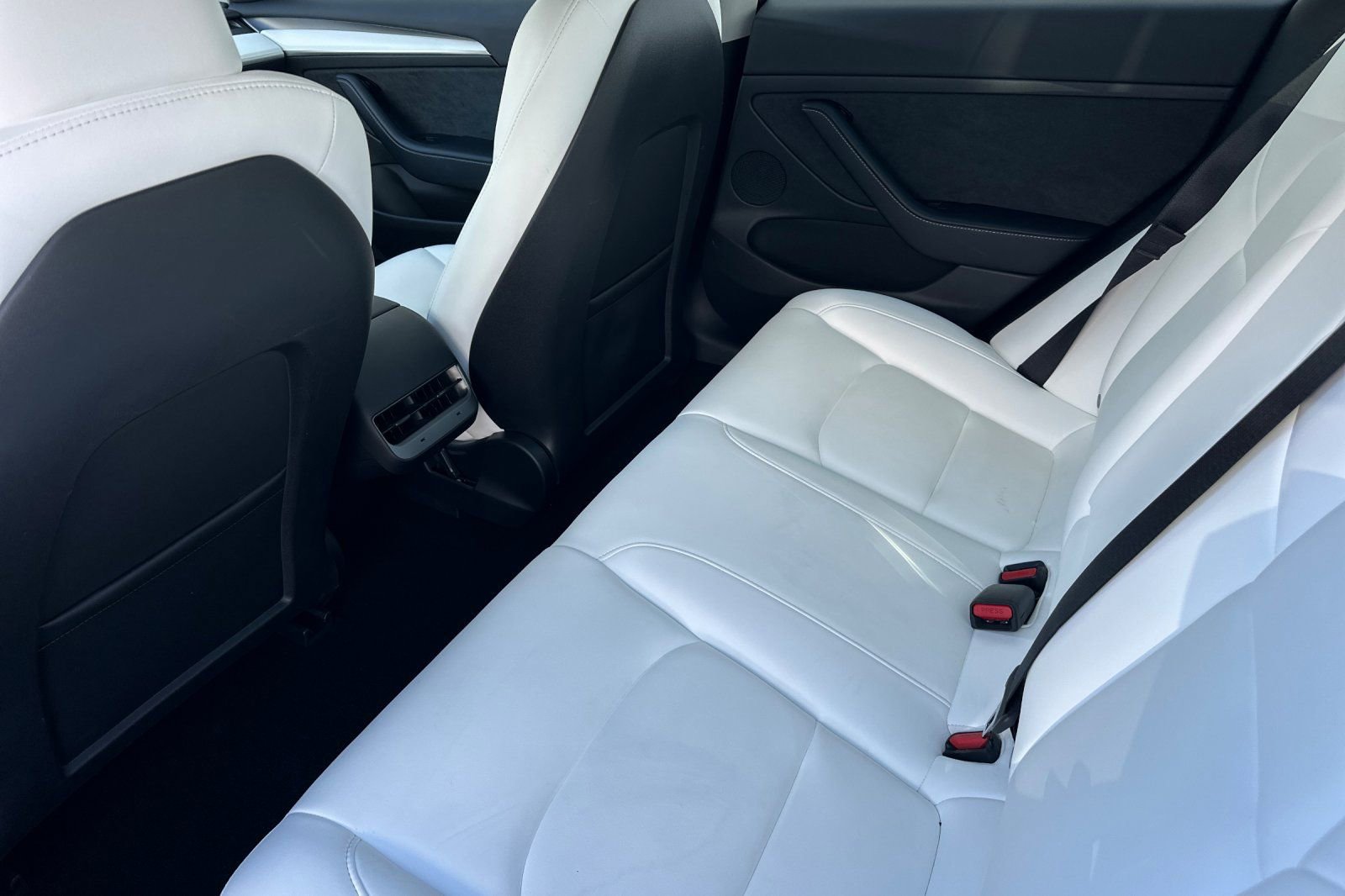 Used 2023 Tesla Model 3 Standard Range image 13