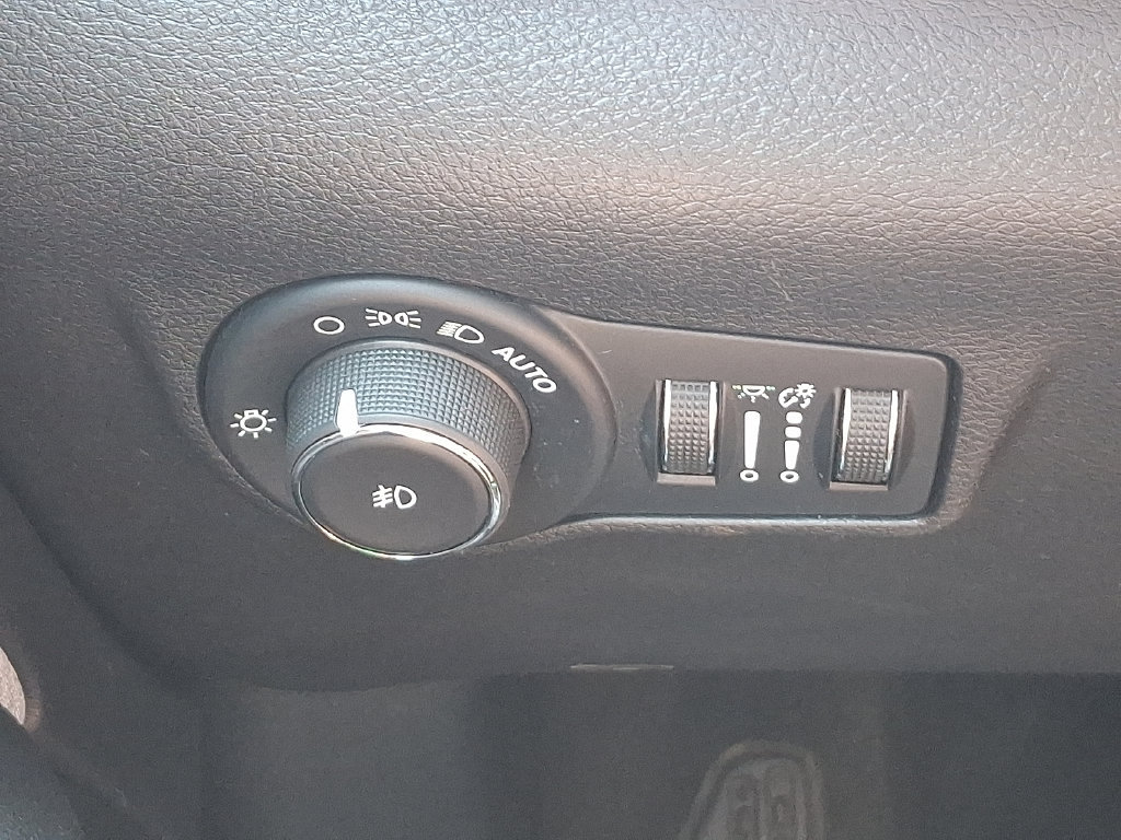 Used 2024 Jeep Compass Latitude AWD/4WD image 23