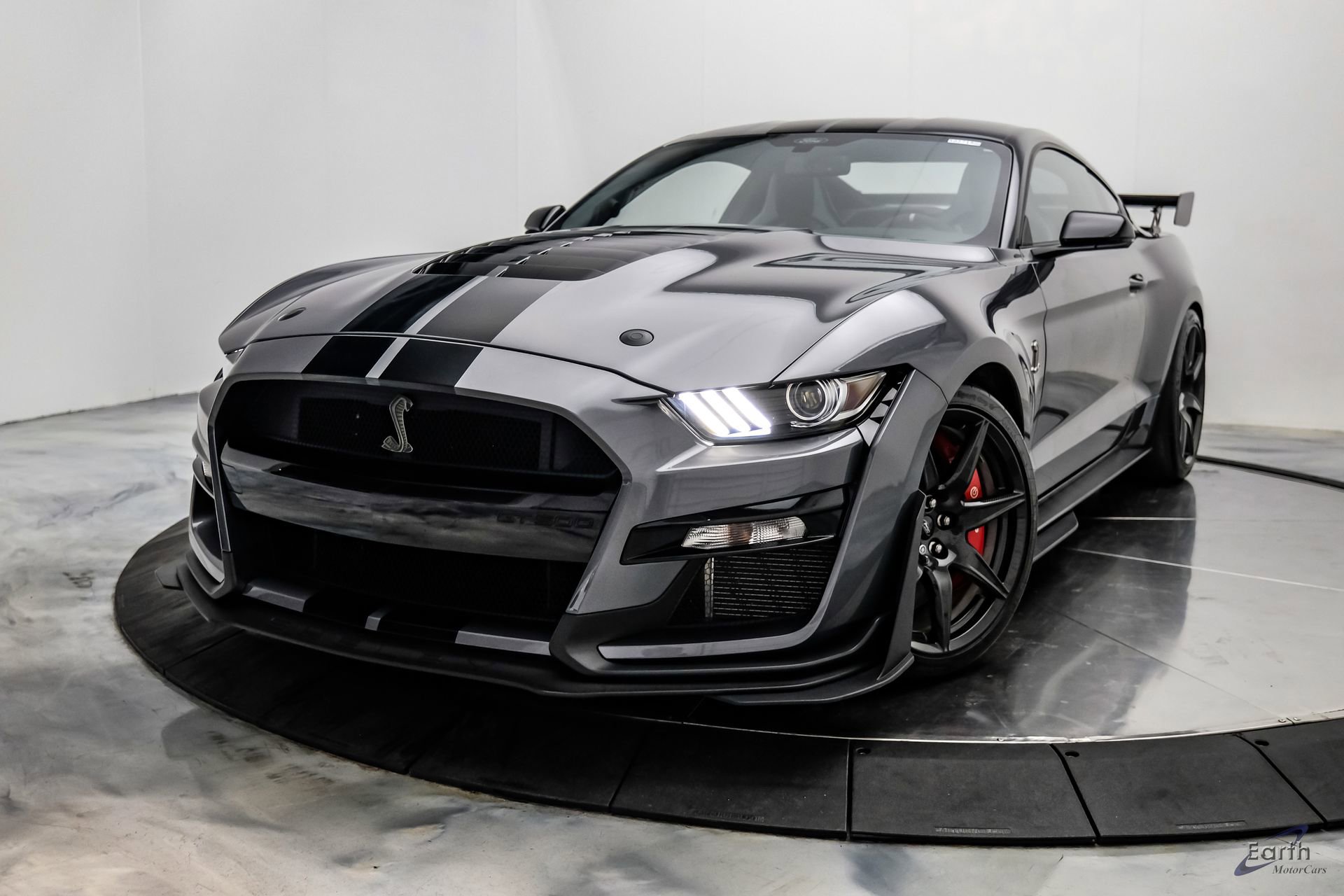 Used 2021 Ford Mustang Shelby GT500 w/ Carbon Fiber Track Pack image 5
