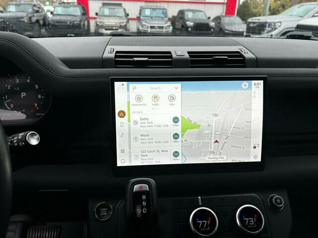 Used 2023 Land Rover Defender 130 X-Dynamic SE image 28