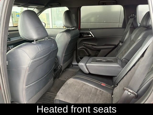 Used 2023 Mitsubishi Outlander SE Black Edition FWD image 17