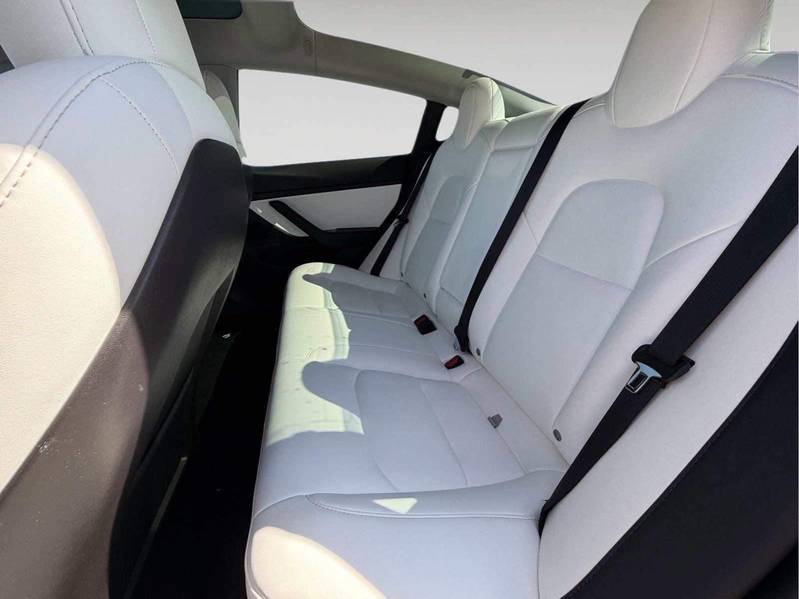Used 2020 Tesla Model 3 Performance image 22