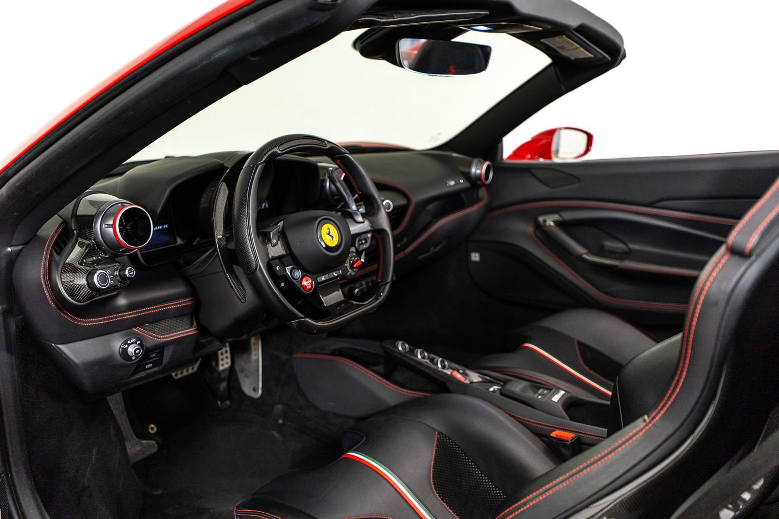 Certified 2021 Ferrari F8 Tributo Base image 7