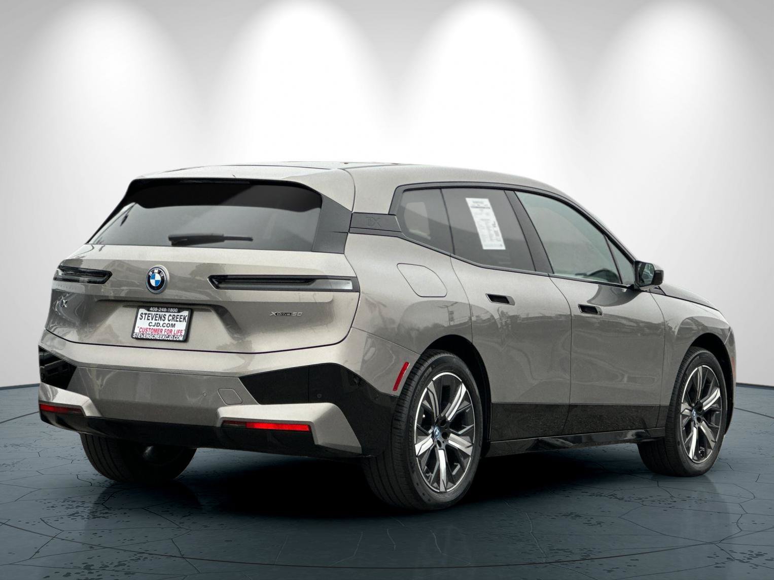 Used 2025 BMW iX xDrive50 AWD/4WD image 4
