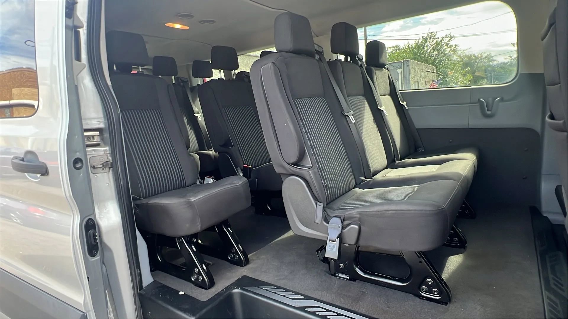 Used 2018 Ford Transit 350 XLT image 31