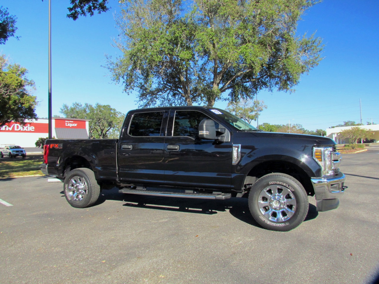 Used 2019 Ford F250 XLT w/ XLT Value Package image 11