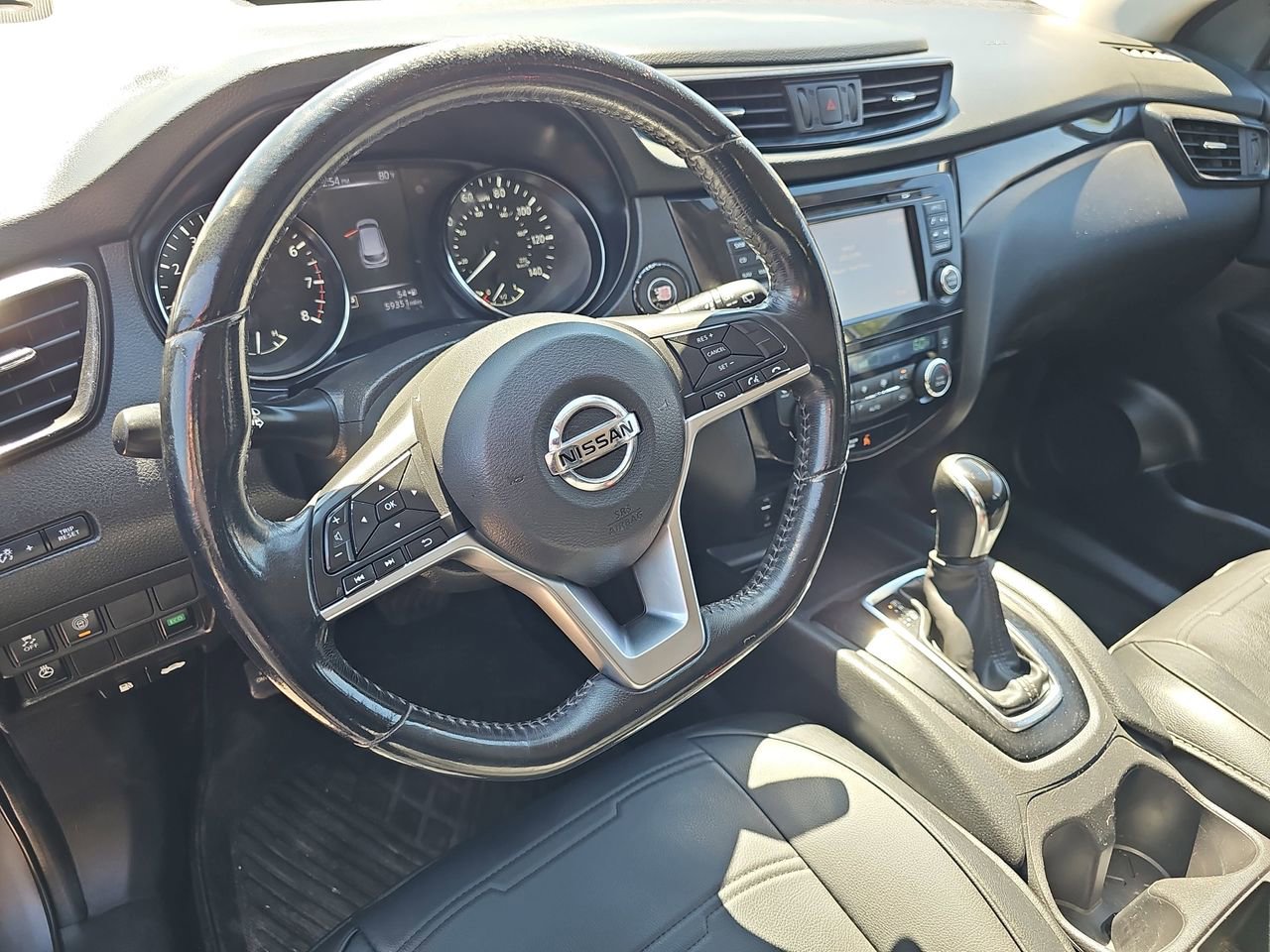 Used 2018 Nissan Rogue Sport SV w/ SV Technology Package image 10