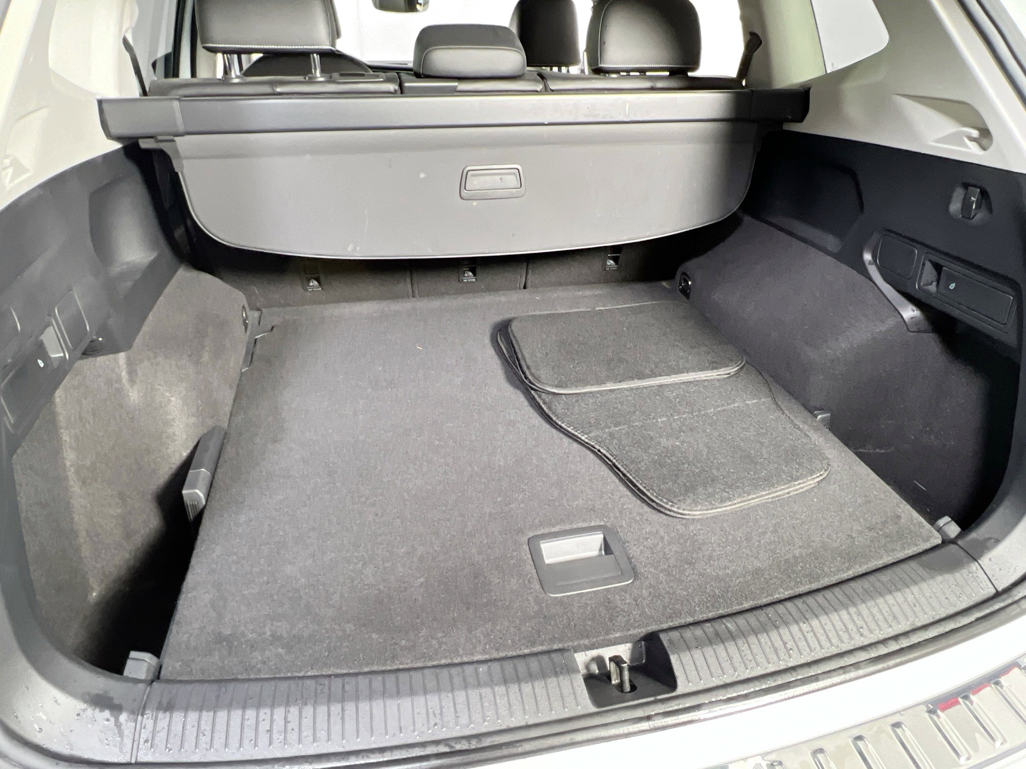 Used 2022 Volkswagen Tiguan SE AWD/4WD image 25