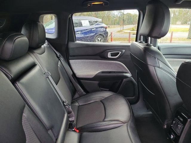 Used 2024 Jeep Compass Latitude w/ Altitude Special Edition AWD/4WD image 32